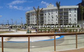 Joneson aluga um apto 3 Quartos na beira da Praia do Forte